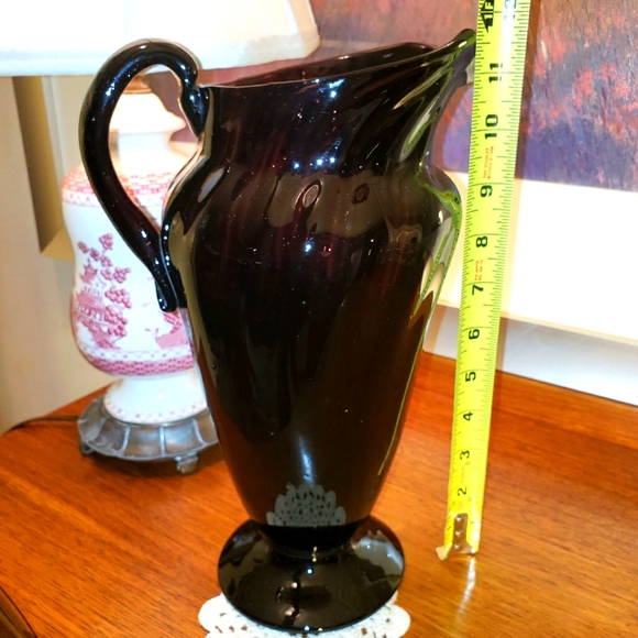Stunning Amethyst Glass Mouthblown Pitcher. - Picture 6 of 9